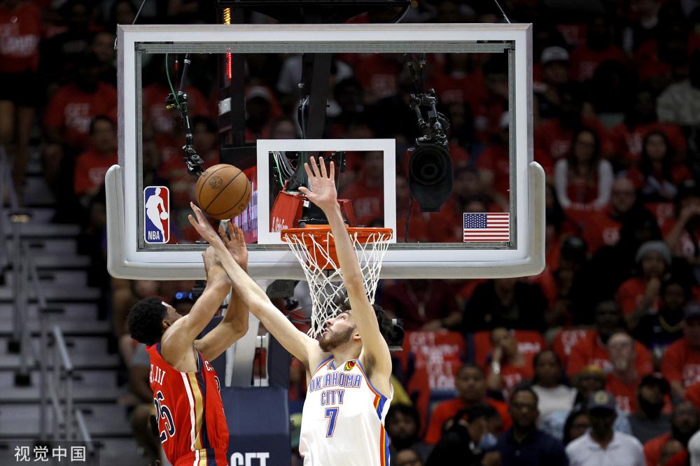 夸张又贴近 夸张又贴近